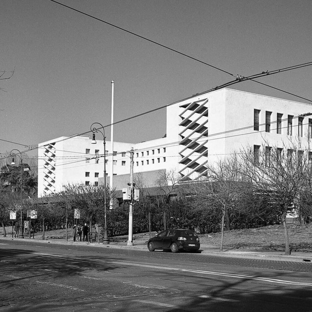 Palazzo Postale via Marmorata