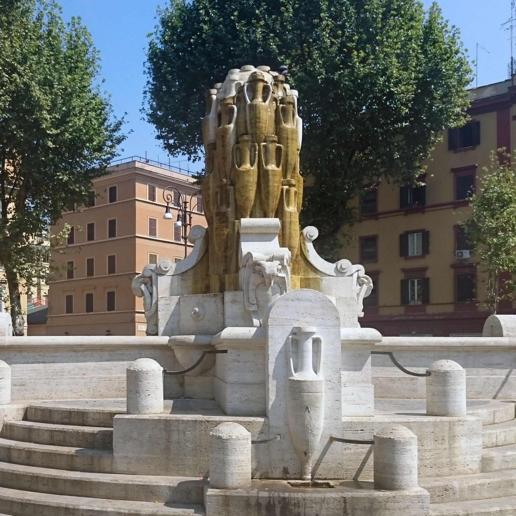 Fontana delle Anfore